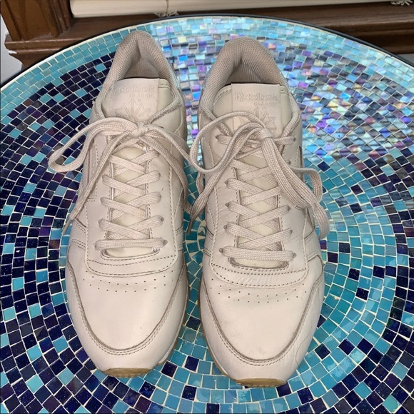 Nude Reebok Classics - Picture 2 of 12